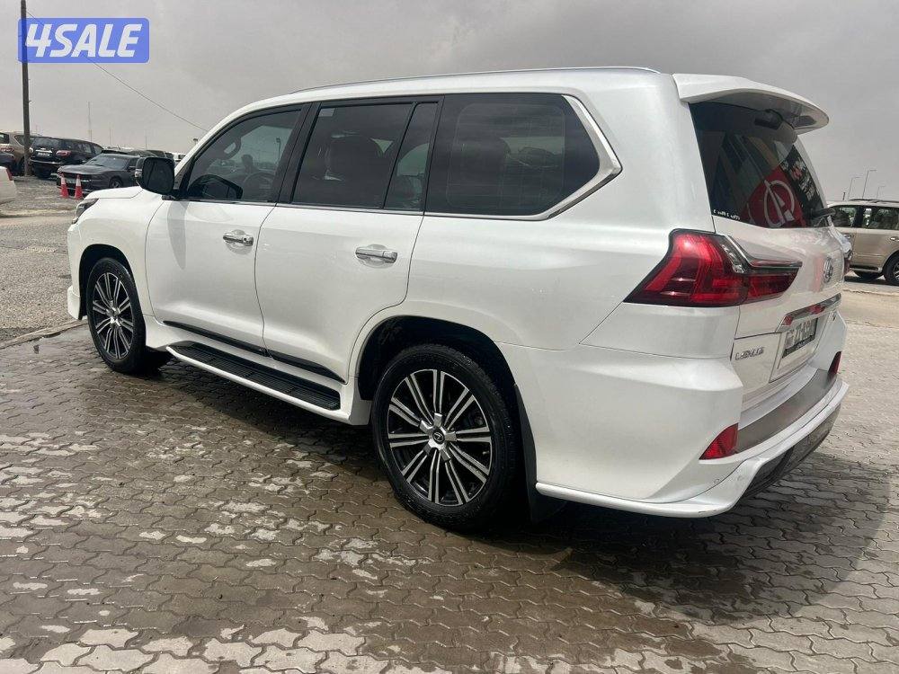 لكزس LX570 s موديل 2018 ماشى 191.000 k.m  وارد الخليج .2
