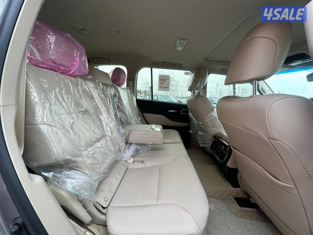 تويوتا لاند كروزر GX.R AEROs  twin turbo.V6 موديل 2025 ماشى 7000 k.m4