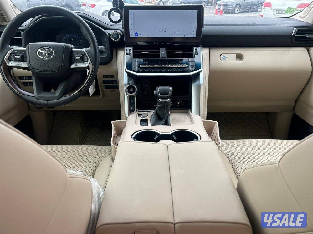 تويوتا لاند كروزر GX.R AEROs  twin turbo.V6 موديل 2025 ماشى 7000 k.m6