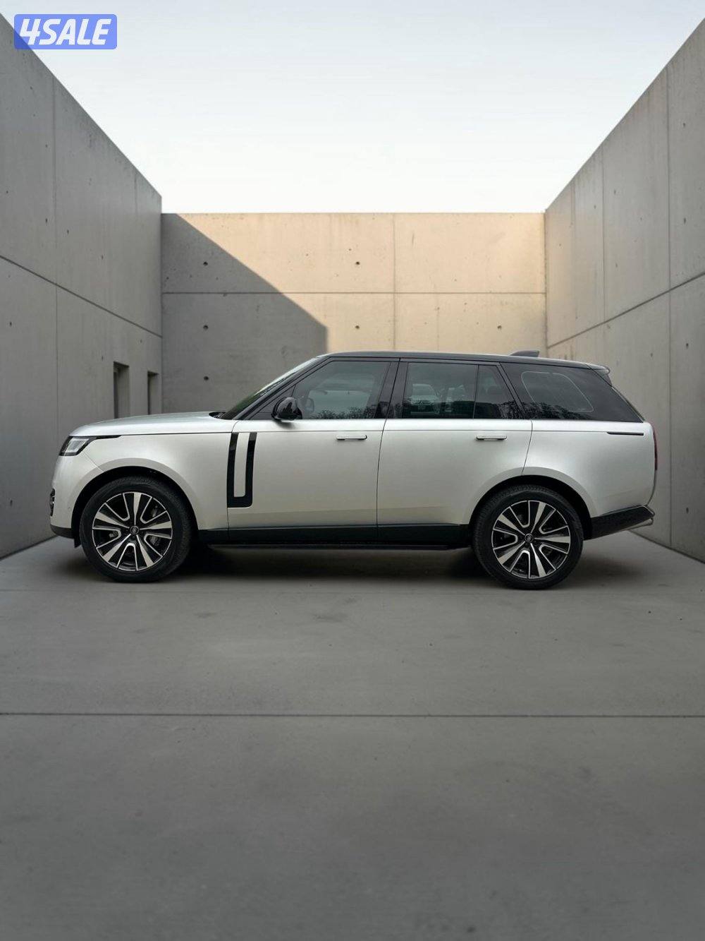 📍رنج كلاسيك - م٢٠٢٣ - ٦ سلندر - عداد ٣٦ الف - صبغ وكالة - الغانم 📍3