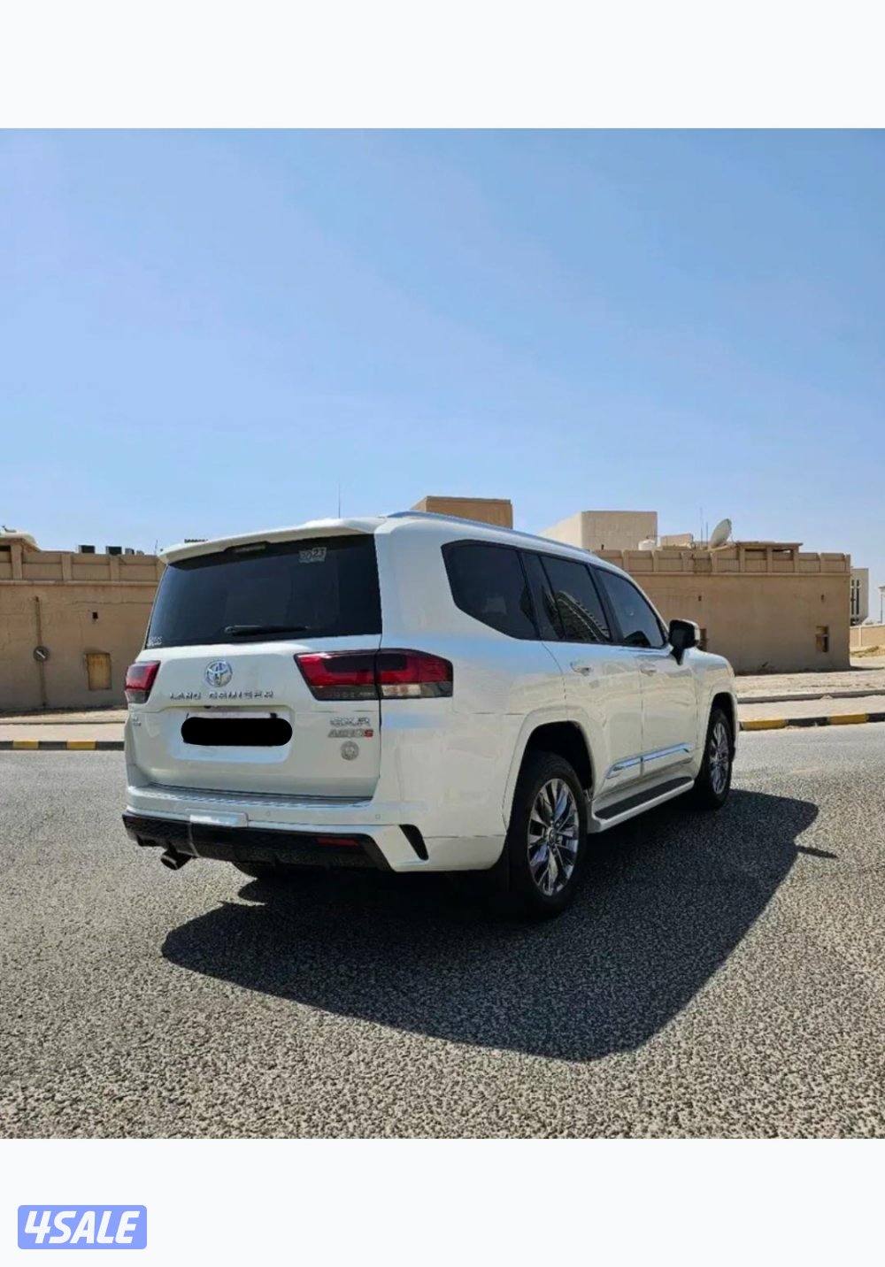 للبيع لاند كروزر موديل 2023 الممشى 38 الف فقط4