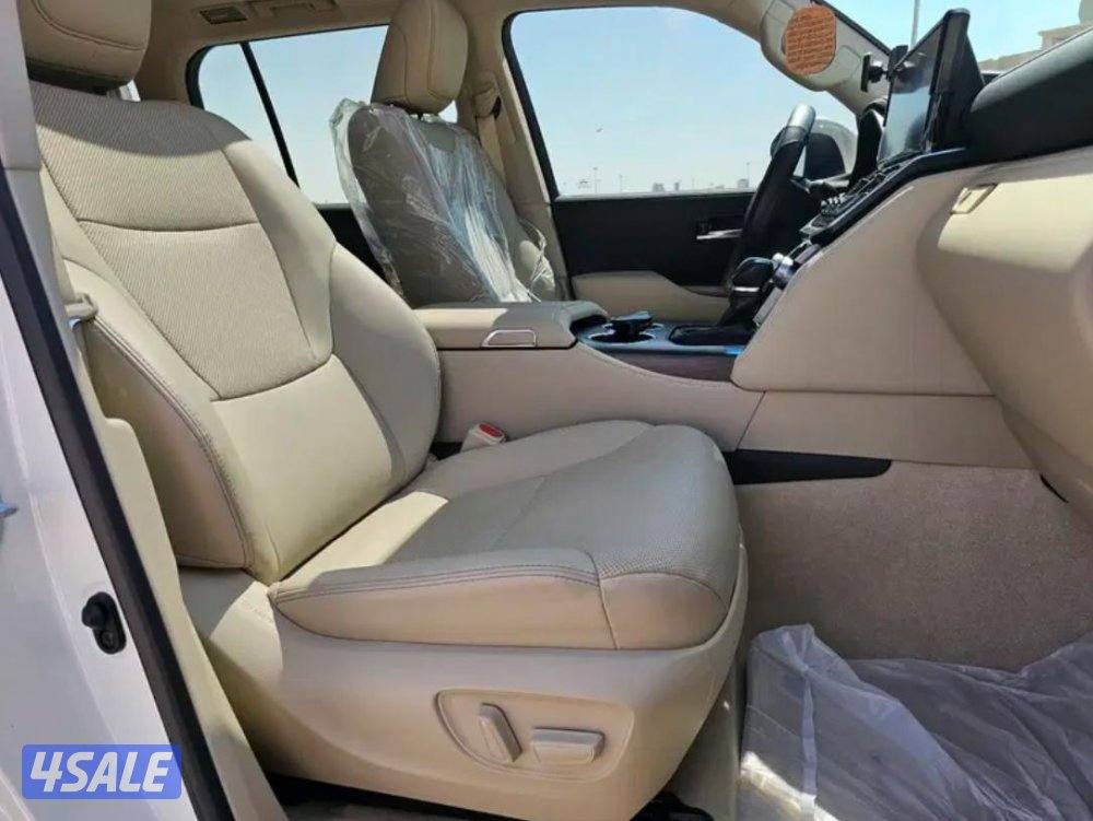 للبيع لاند كروزر موديل 2023 الممشى 38 الف فقط8