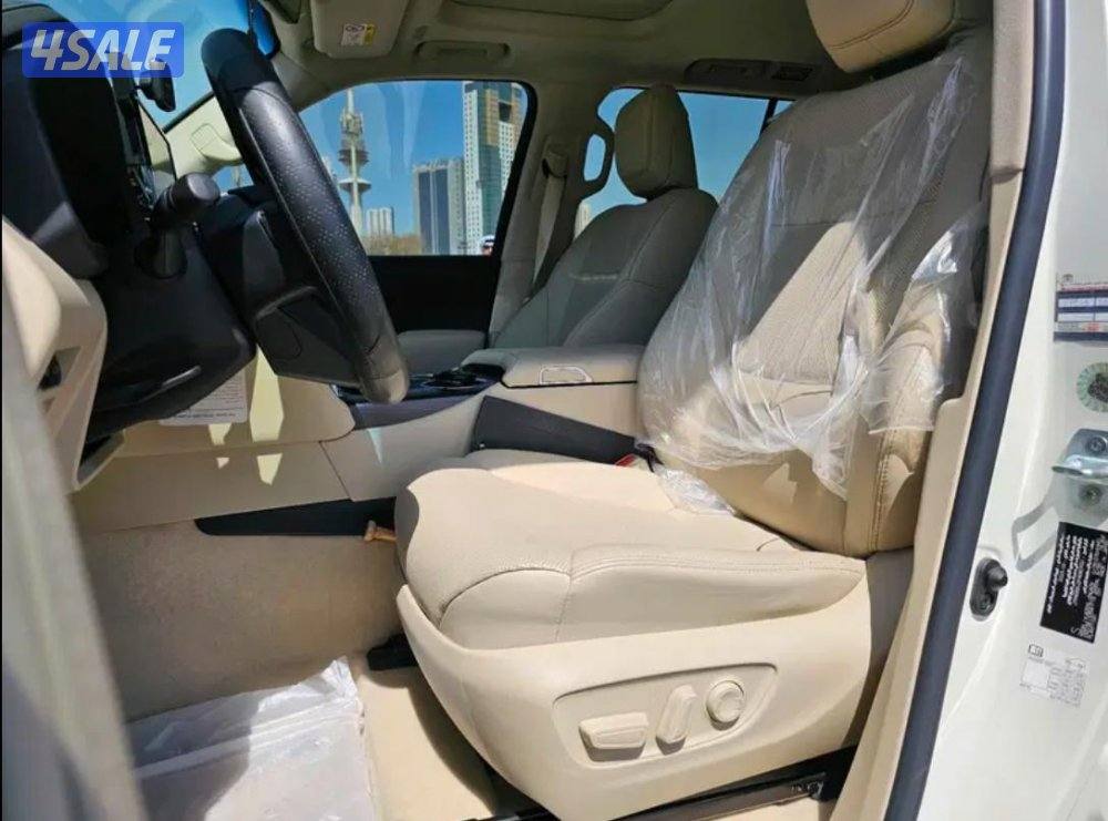 للبيع لاند كروزر موديل 2023 الممشى 38 الف فقط10
