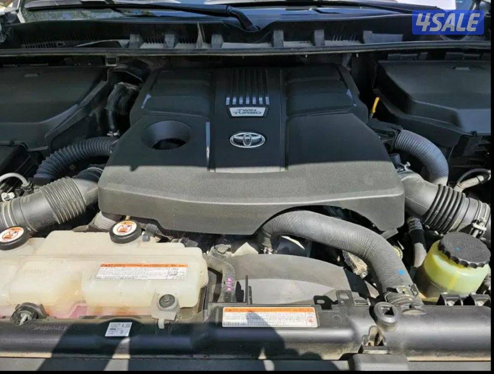 للبيع لاند كروزر موديل 2023 الممشى 38 الف فقط13