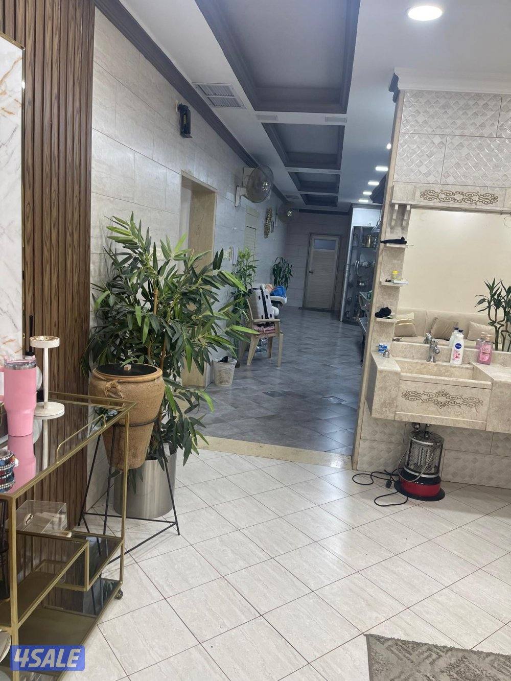 للبيع قسيمه بتوسعه الوفره السكنيه موقع زاويه دورين وربع الارضي وشقتين4