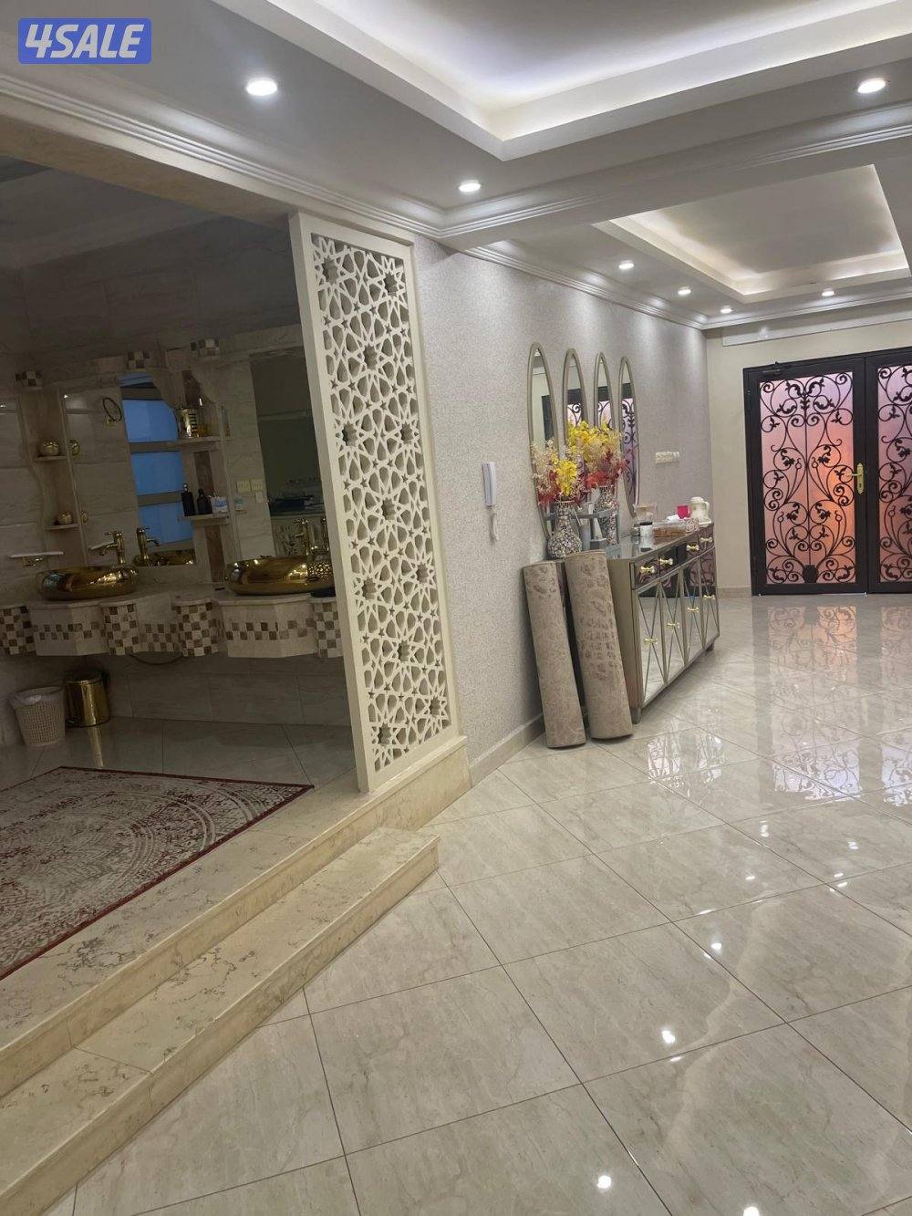 للبيع قسيمه بتوسعه الوفره السكنيه موقع زاويه دورين وربع الارضي وشقتين6