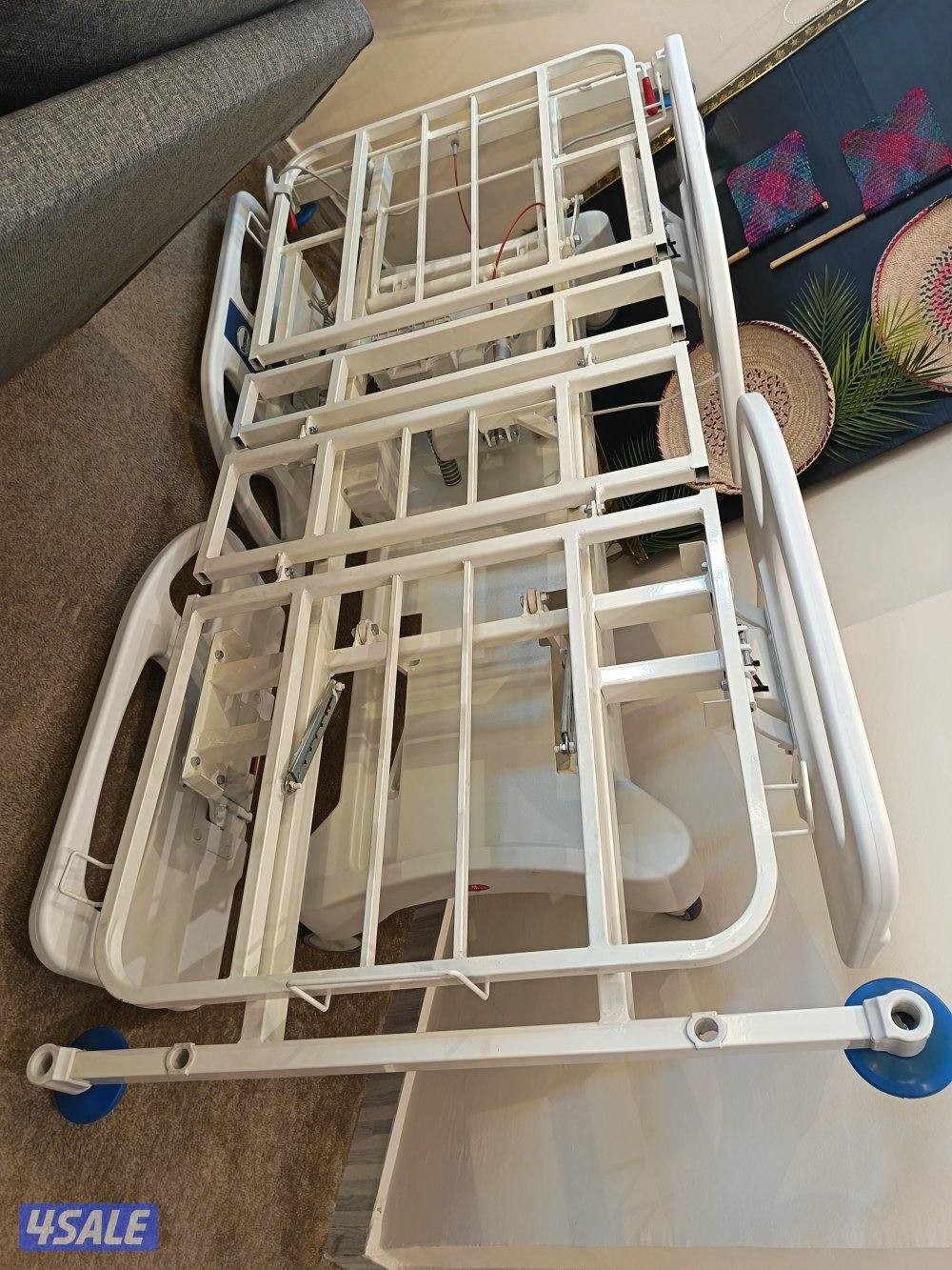 للبيع سرير طبي كهربائي استعمال اقل من اسبوع مع فرشه طبيه وريموت3