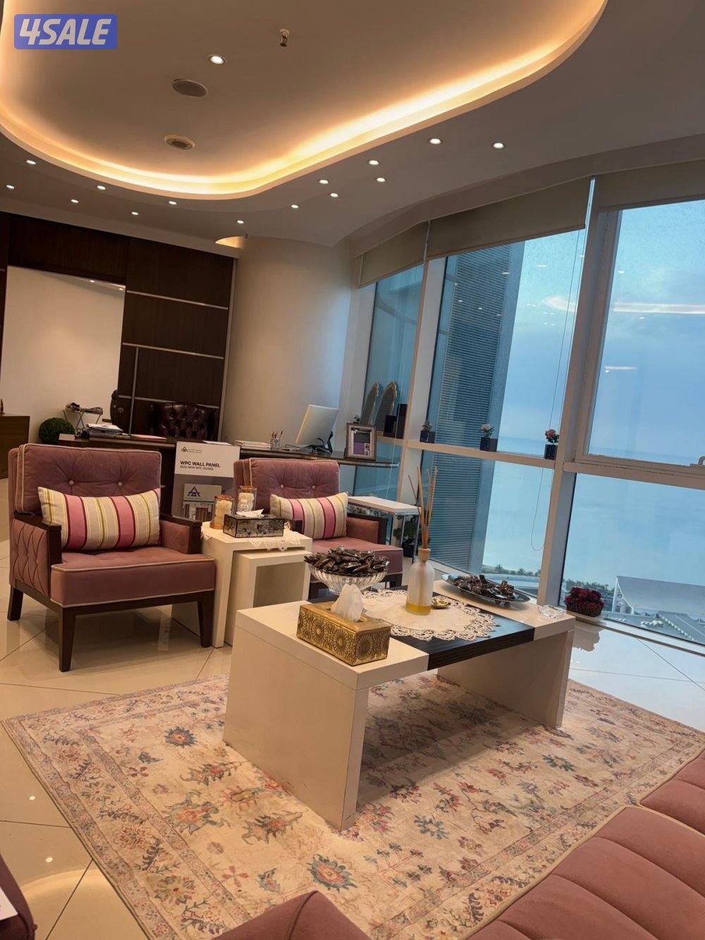 للبيع مكتب تجاري عليه ٥ تراخيص مع كامل الاثاث دور ٢٩ مركز الصفاة11