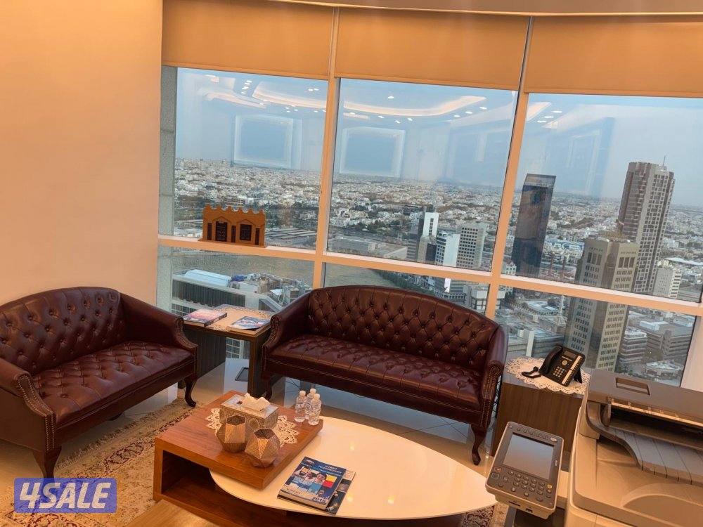 للبيع مكتب تجاري عليه ٥ تراخيص مع كامل الاثاث دور ٢٩ مركز الصفاة12