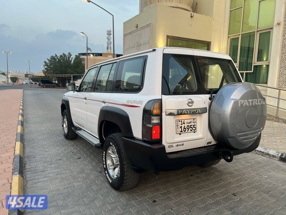 للبيع نيسان سفاري فتك GL4800 موديل20123