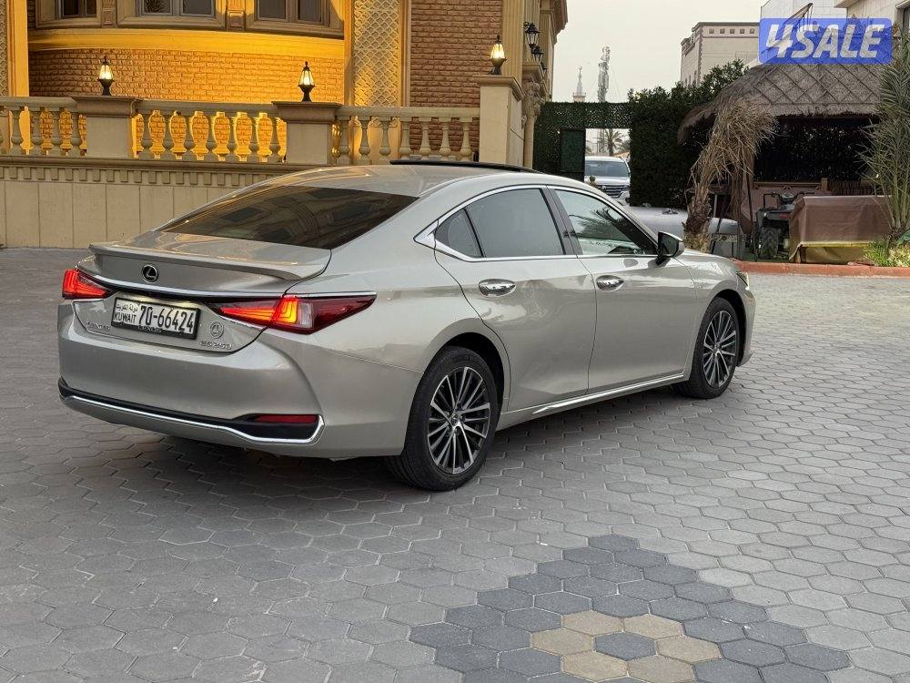 لكزس ES 2502