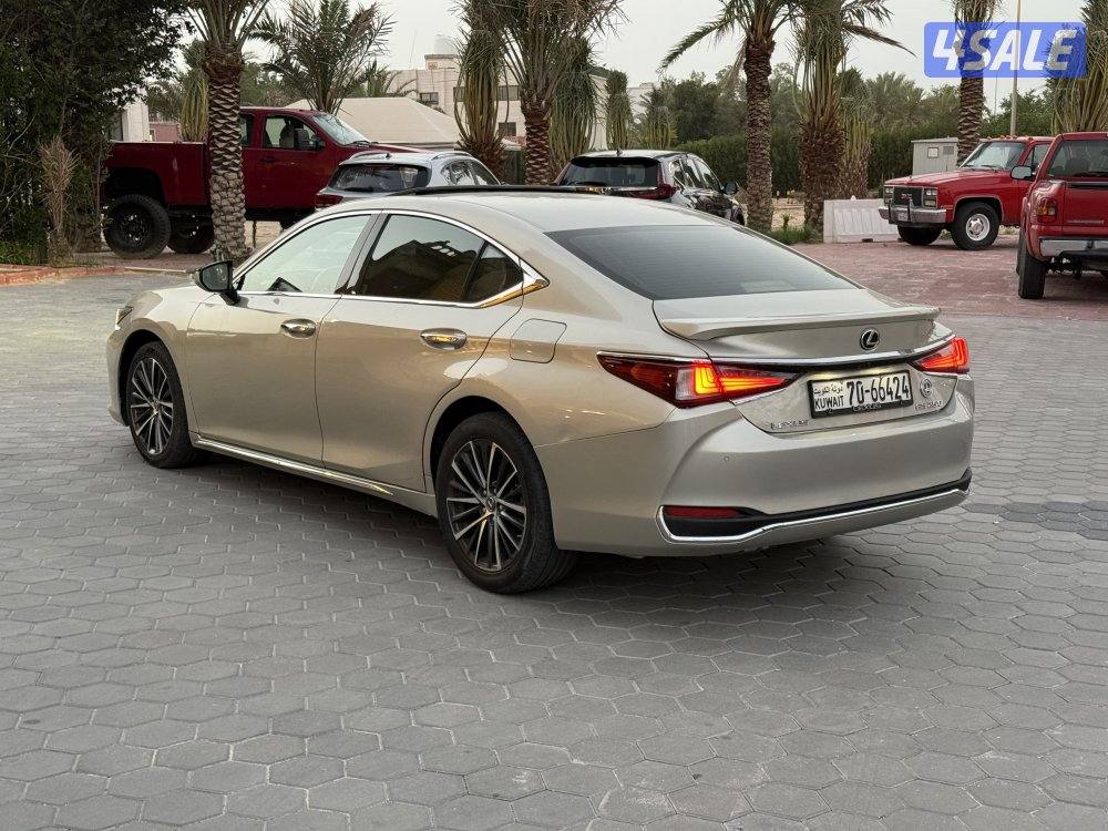 لكزس ES 2503