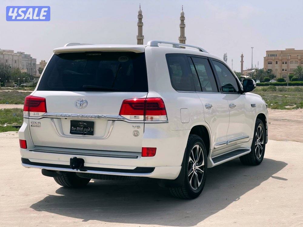 لاند كروزر 2021 V82