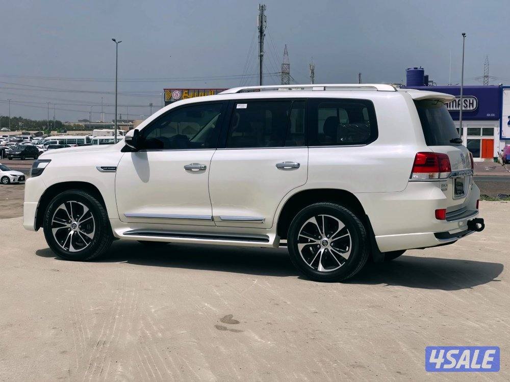 لاند كروزر 2021 V84