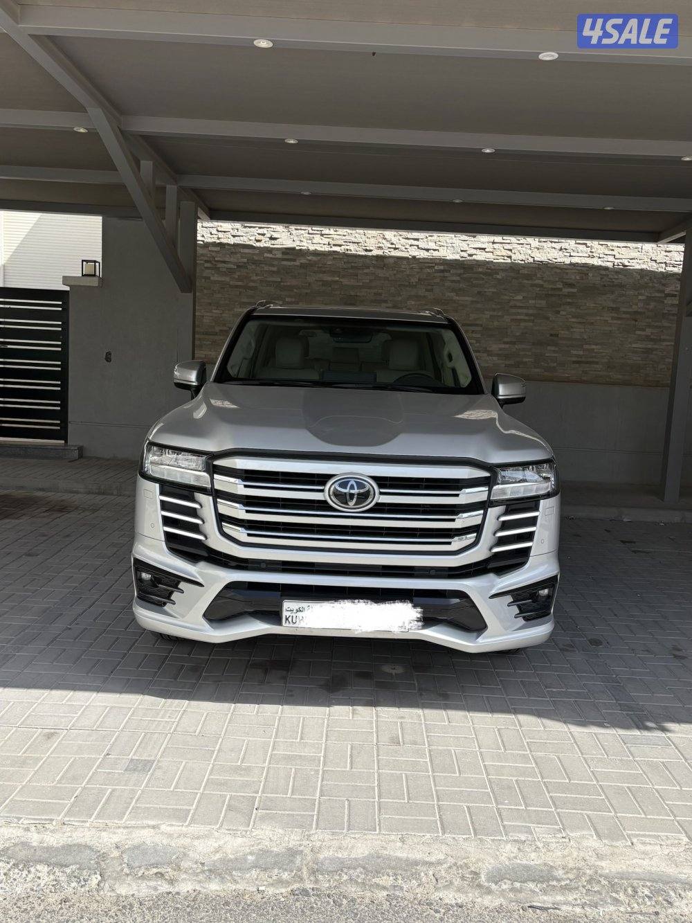 للبيع Toyota Land Cruiser GXR موديل 20220