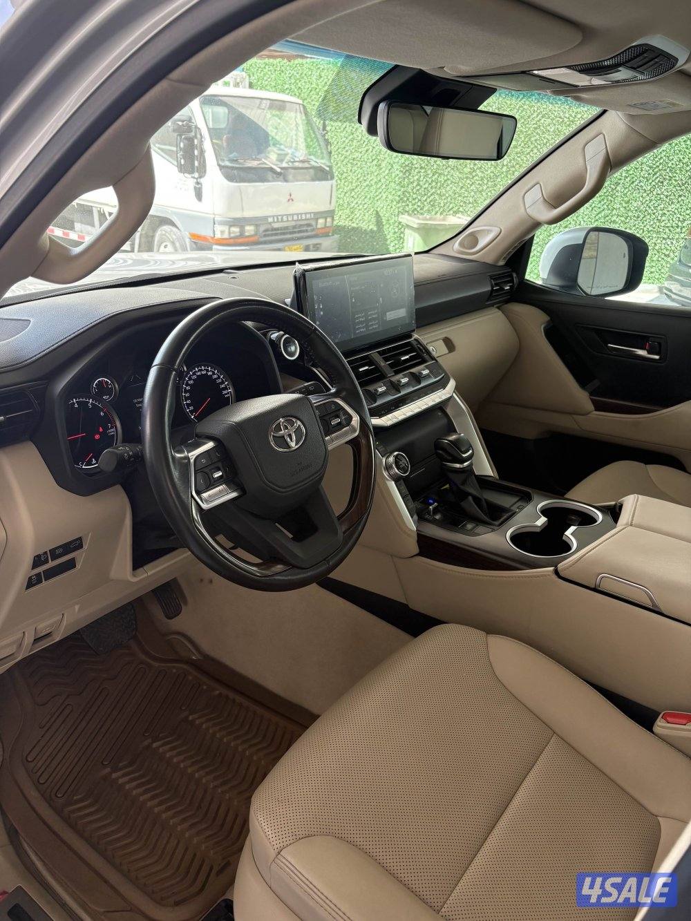 للبيع Toyota Land Cruiser GXR موديل 20222