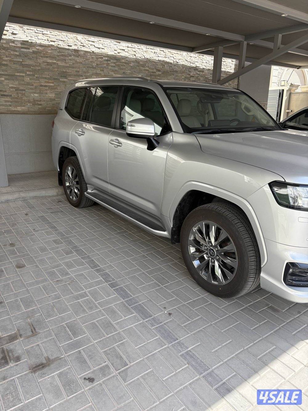 للبيع Toyota Land Cruiser GXR موديل 20223