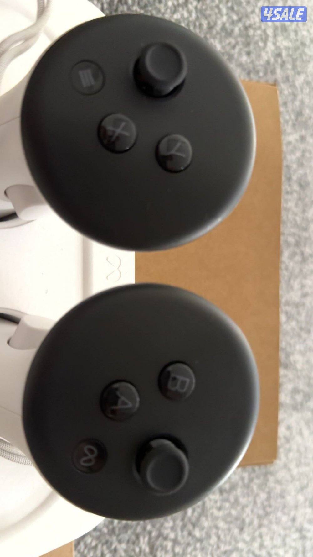 Meta quest 3s ممتازه وبكرتونها0