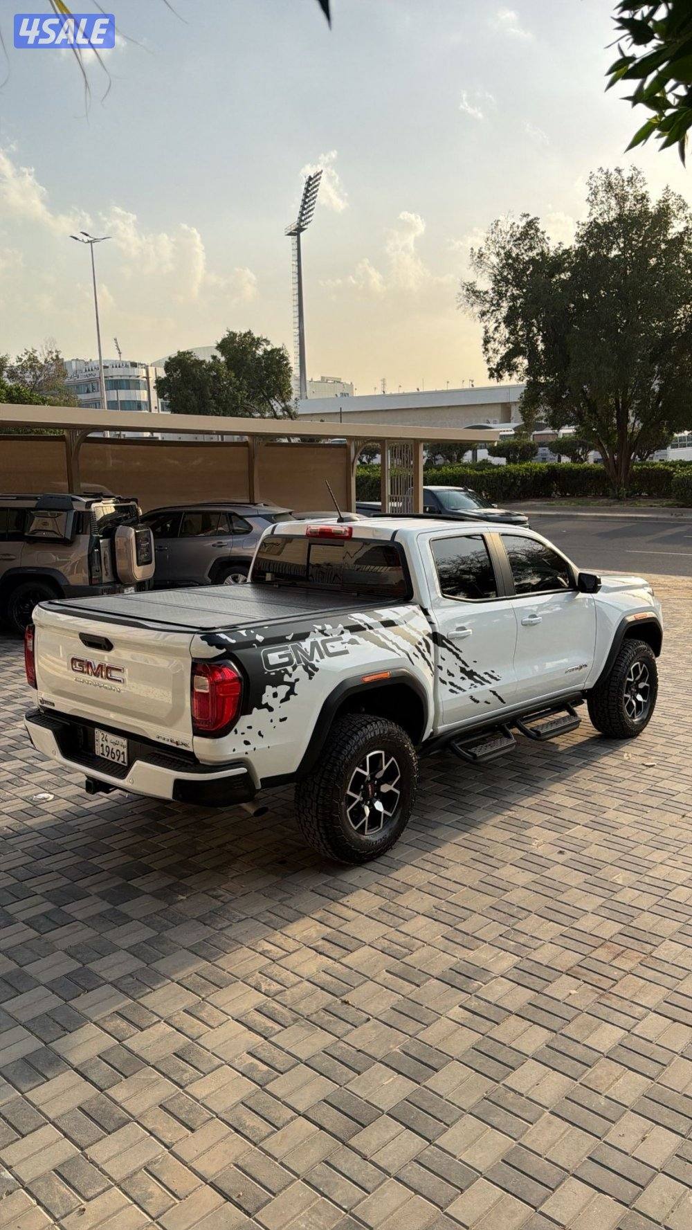 للبيع كانيون 2024 AT4X GMC6