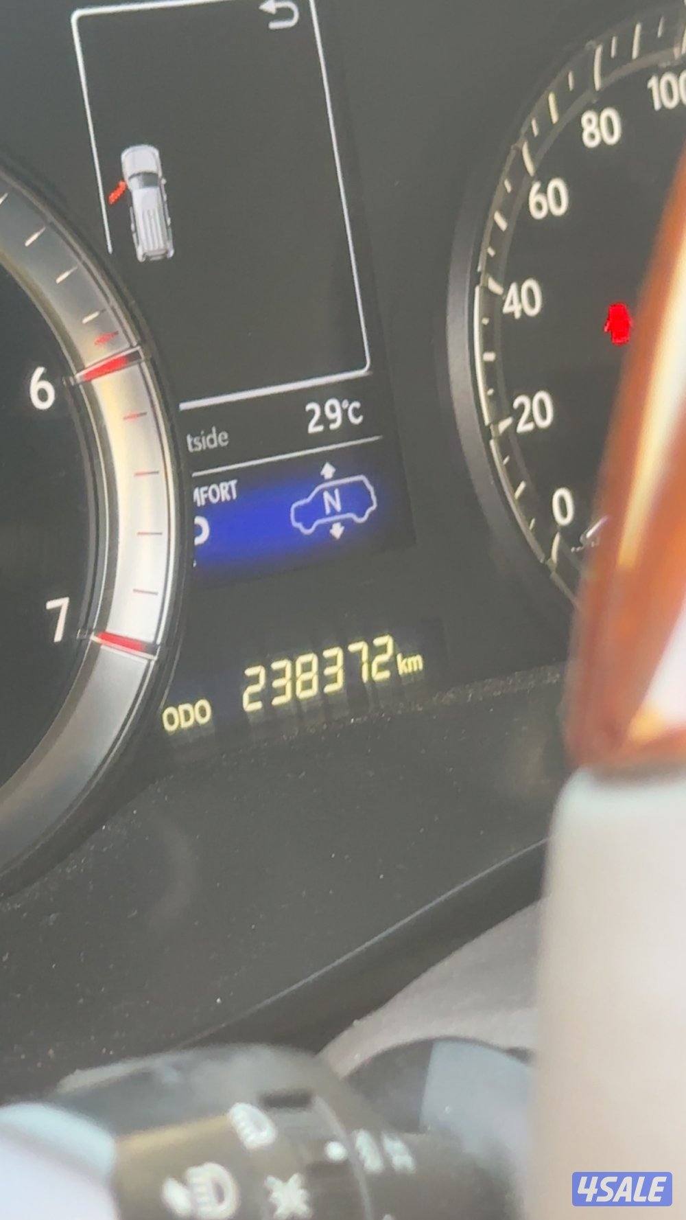 للبيع جيب لكزس1