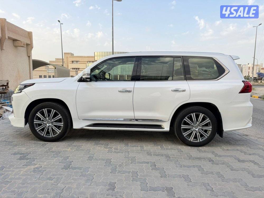 لكزس 2017 الدرجه الاولى عداده 1704