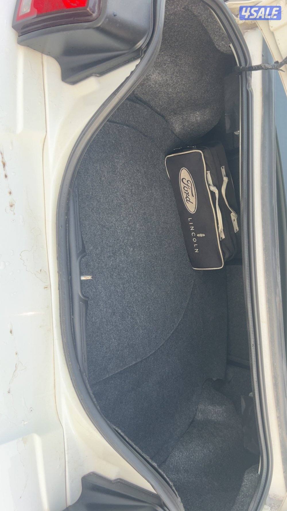 للبيع موستنق موديل 2004 وارد اليابان 6 سلندر شرط الفحص5