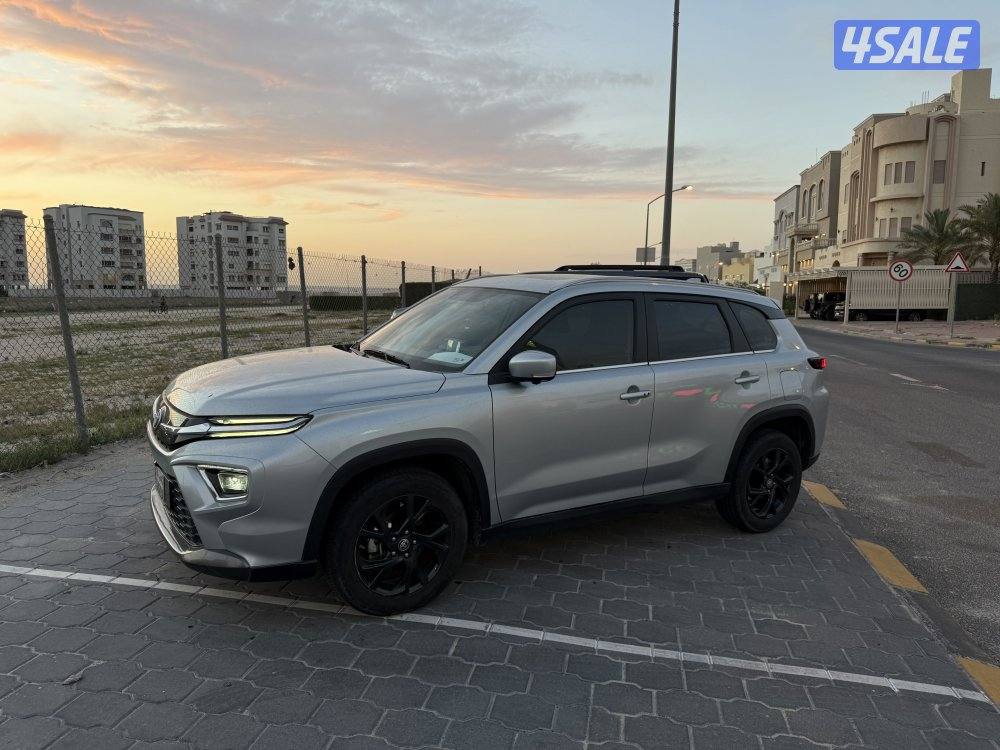 تيوتا اوربان كروزر مديل ٢٤ ماشي ٣٠ الف السياره صبغ وكالة شرط الفحص0