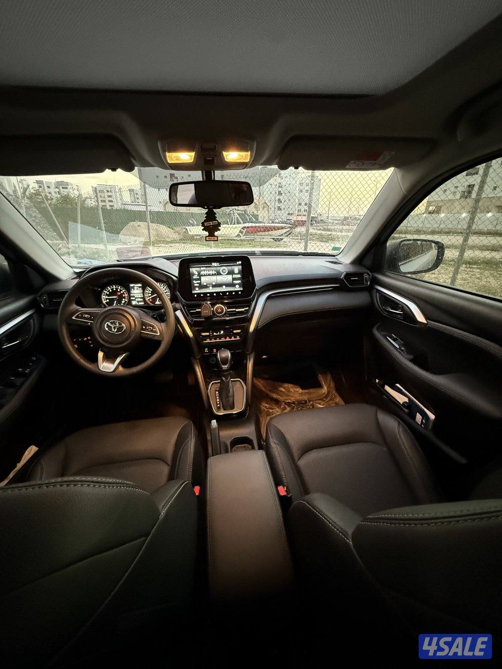 تيوتا اوربان كروزر مديل ٢٤ ماشي ٣٠ الف السياره صبغ وكالة شرط الفحص1