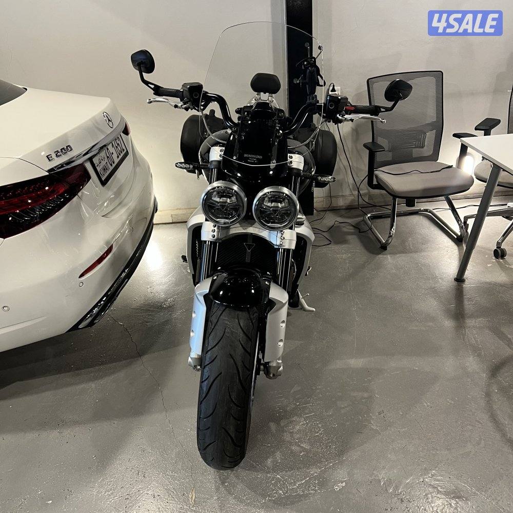 TRIUMPH rocker 3 GT1