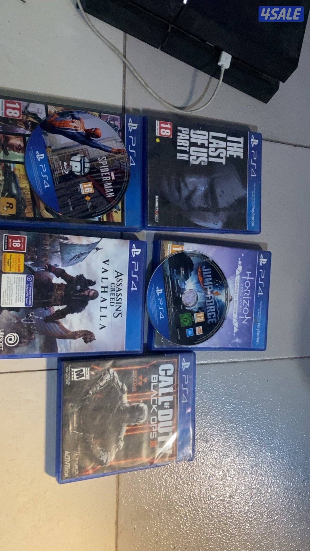 للبيع سوني ٤ مع ٦ اشرطه0