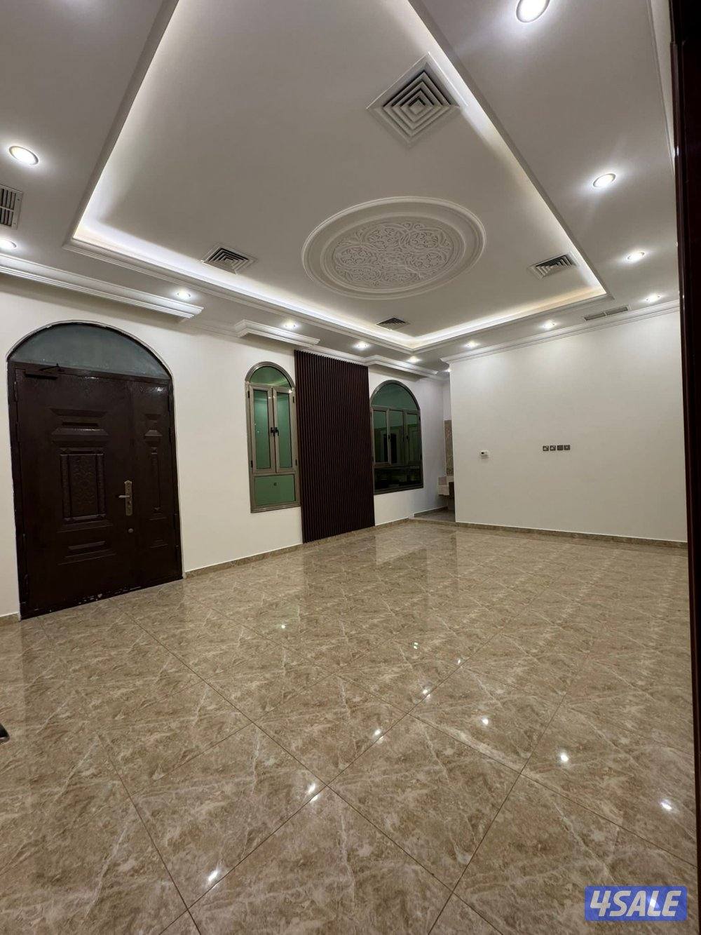 للإيجار دور ارضي + شقه في جابر الاحمد2