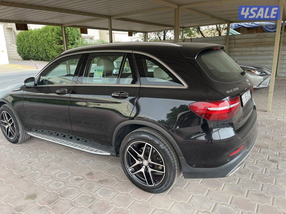 للبيع جيب مرسيدس GLC موديل 2017 عداد 452