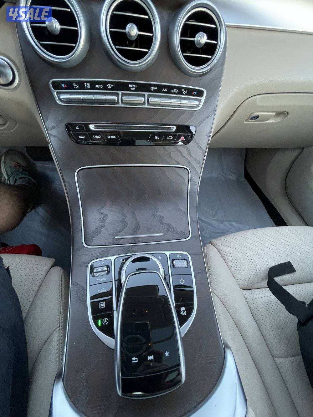 للبيع جيب مرسيدس GLC موديل 2017 عداد 457