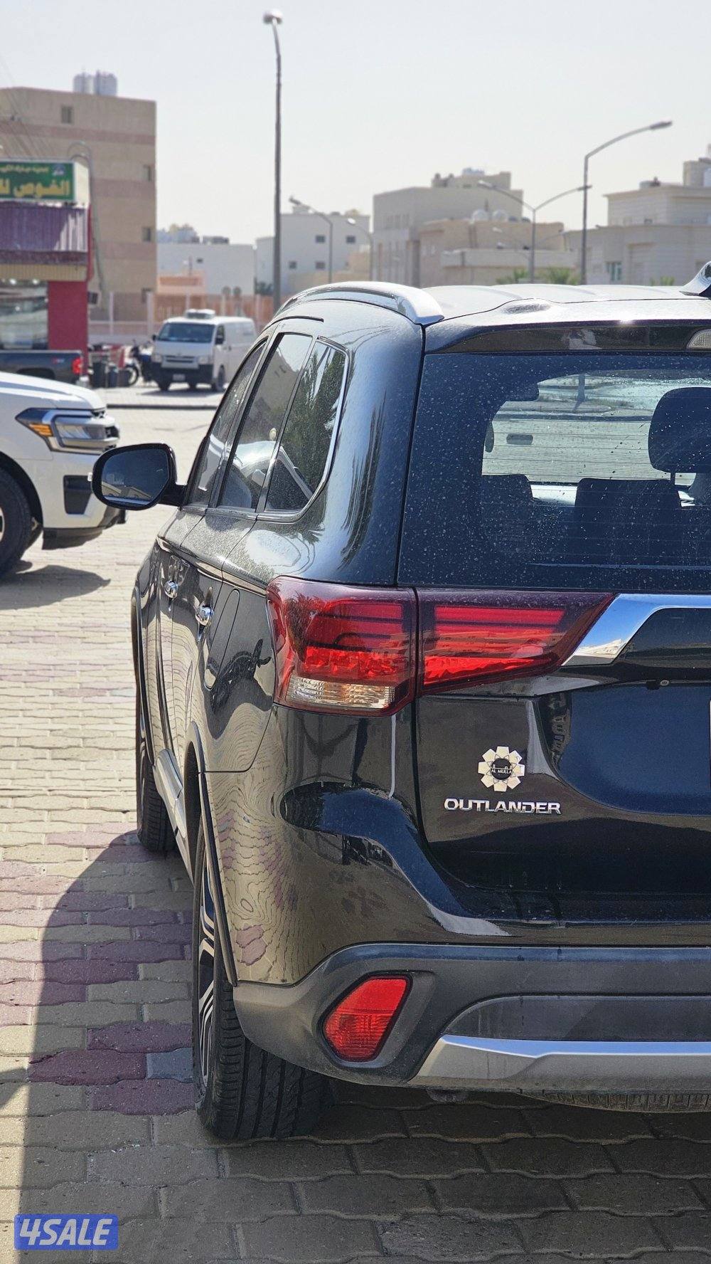 للبيع ميتسوبيشي اوتلاندر8