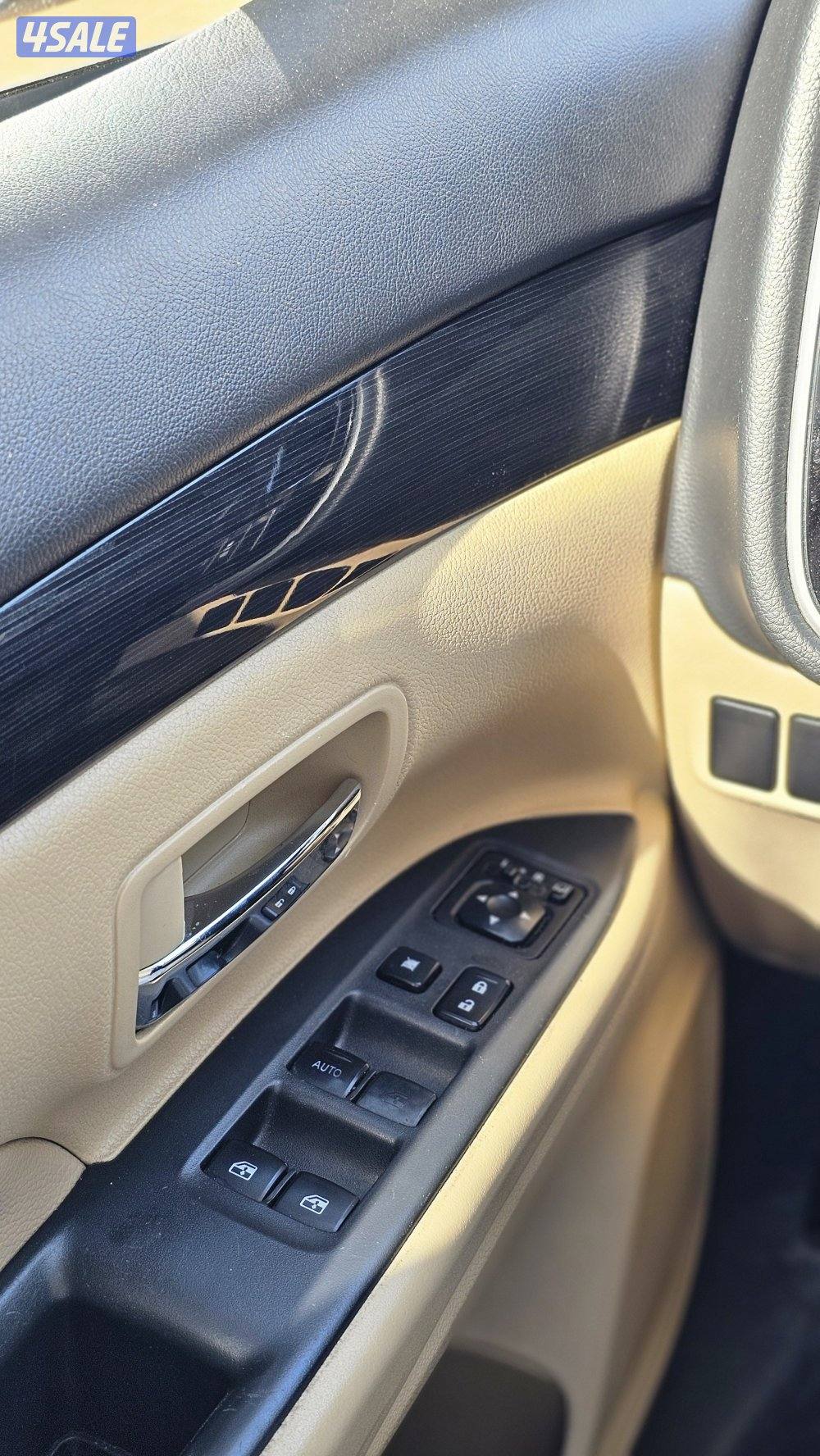 للبيع ميتسوبيشي اوتلاندر9