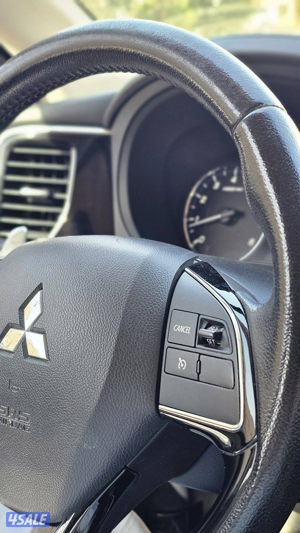 للبيع ميتسوبيشي اوتلاندر10