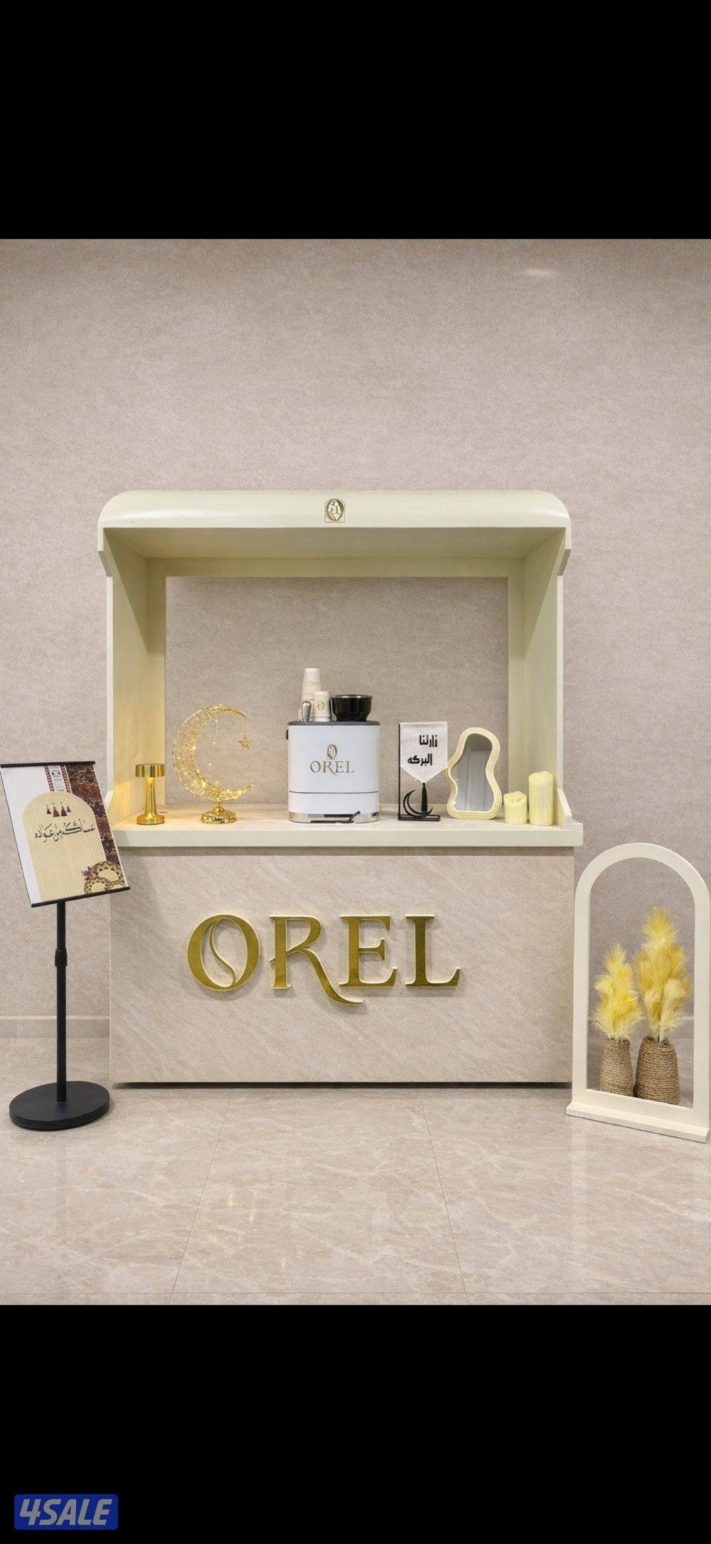 بيعه سريعه طاوله كيترنق مع ثيم كامل بدون مكينة القهوه0