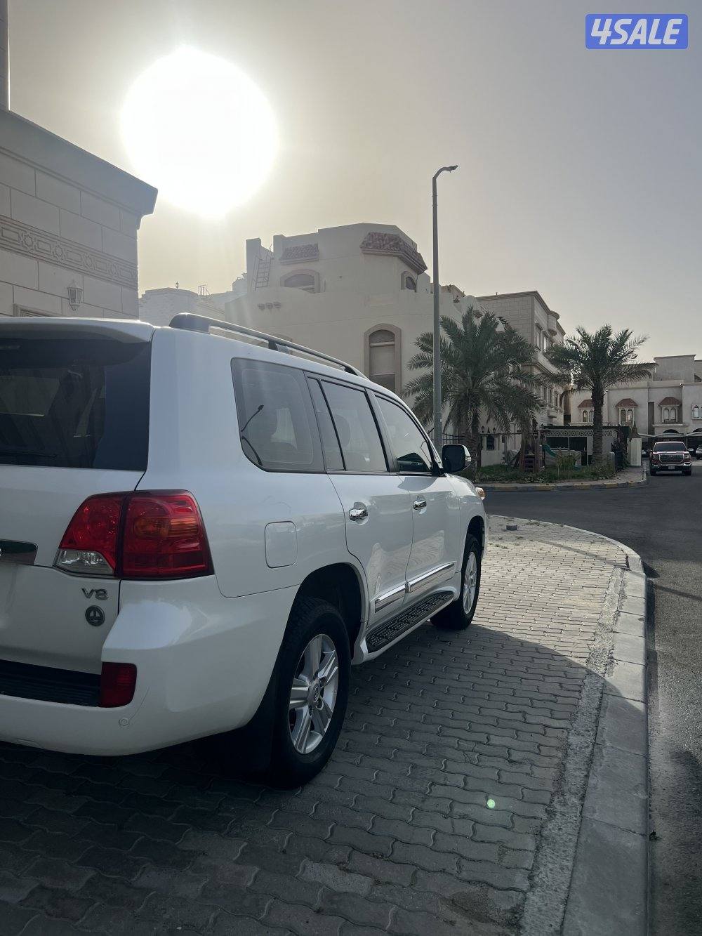 للبيع لاندكروزر 20124