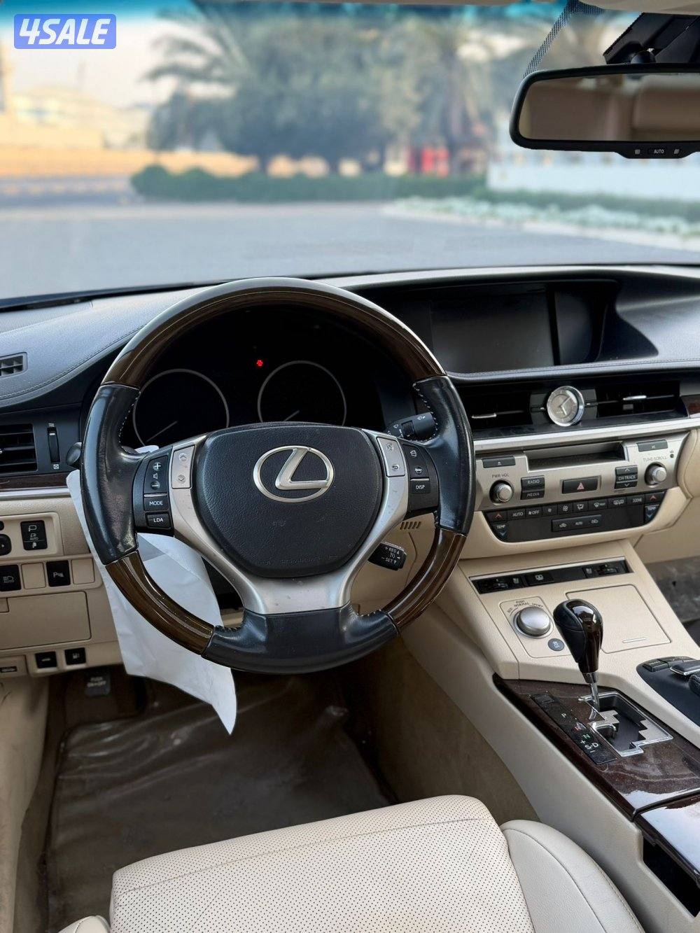 لكزس ES-350 بحالة الوكالة 20136