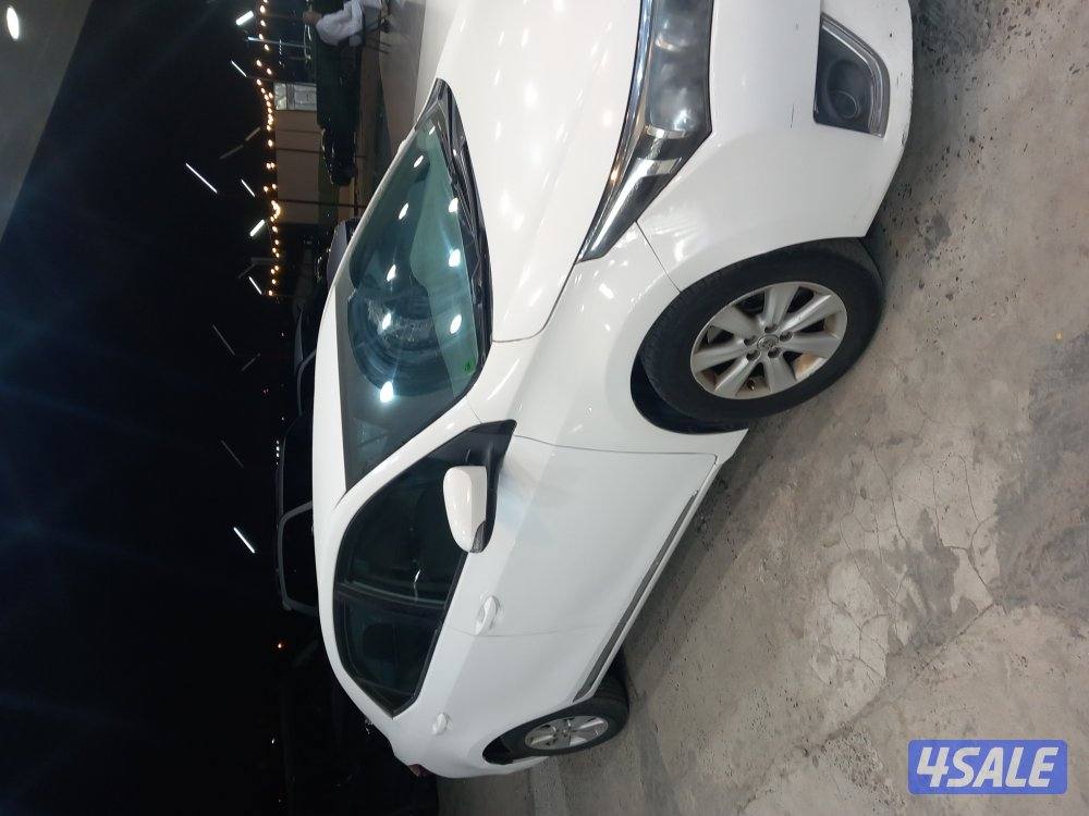 سيارة كوريلا موديل 2015 ممشي 207 الف كم2