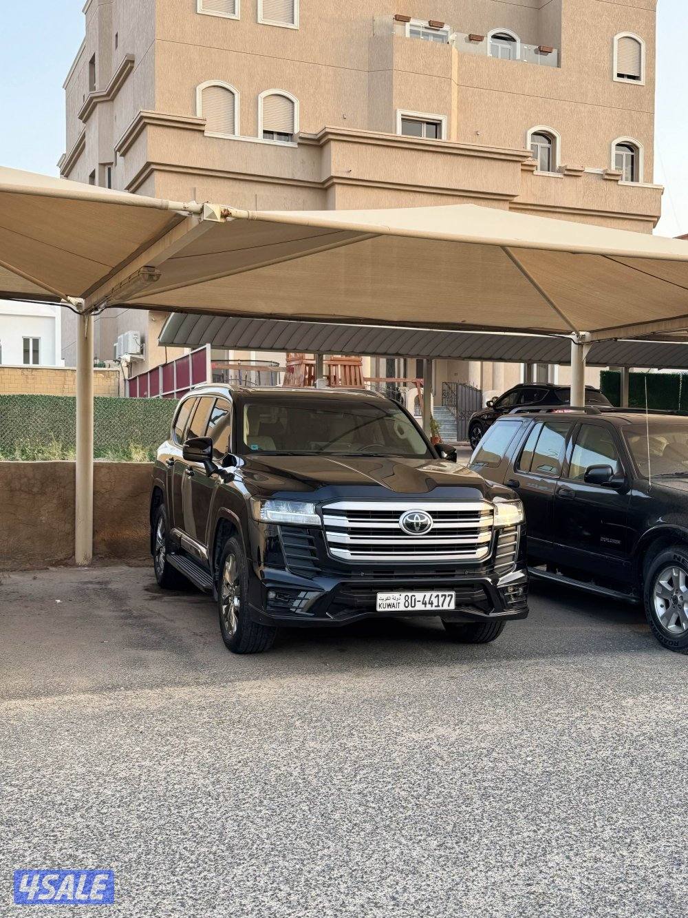 لاندكروزر GXR 2024 تحت الكفالة3