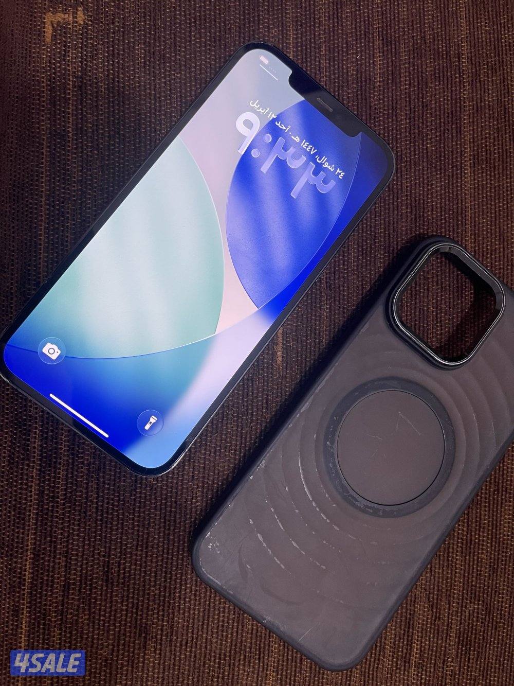 ايفون 12برو ماكس لون ازرق 256 قيقا مو مفتوح ولا مصلح مع كفر1