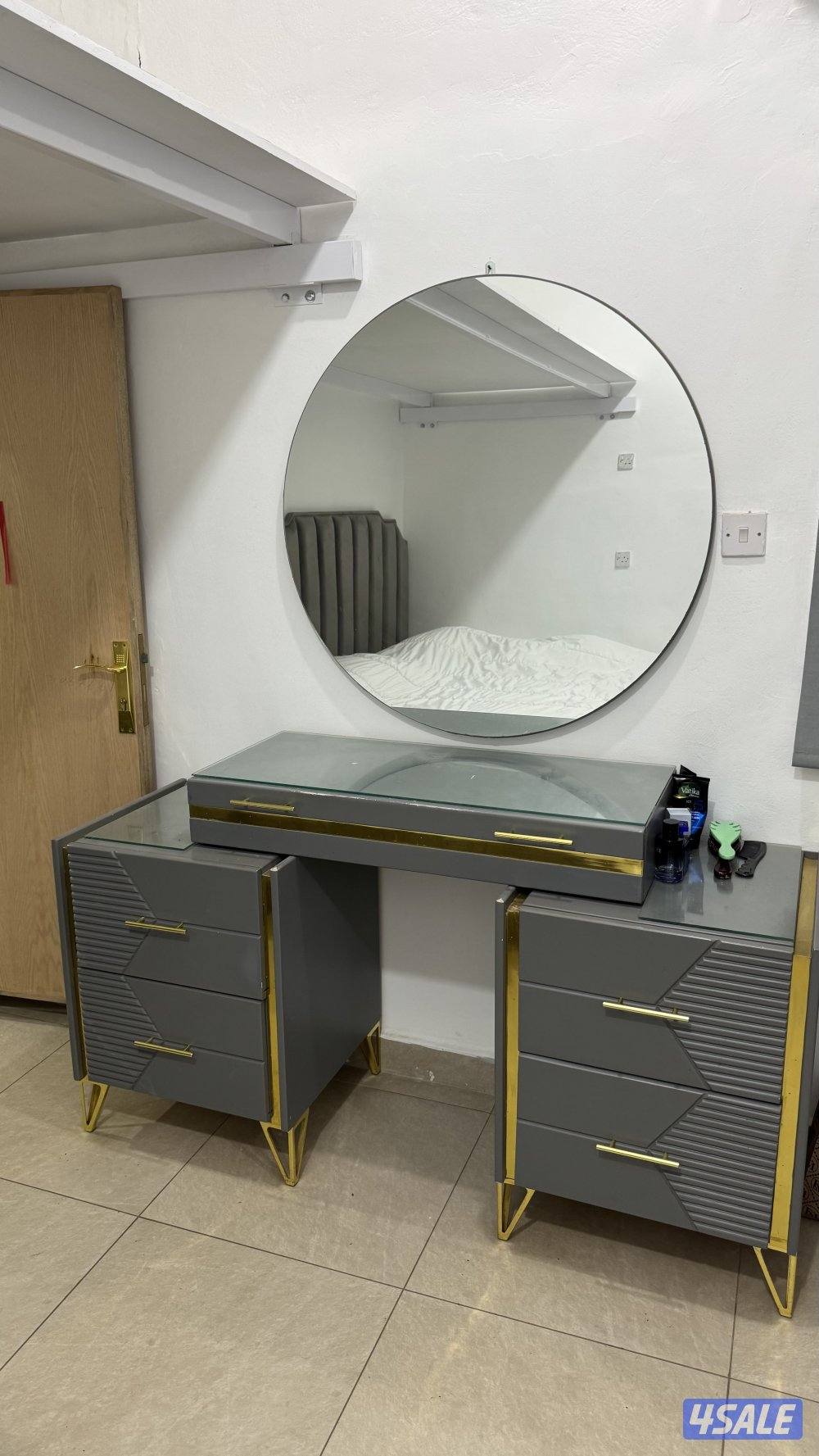 غرفه نوم نظيفه جداً للبيع سبب البيع السفر4