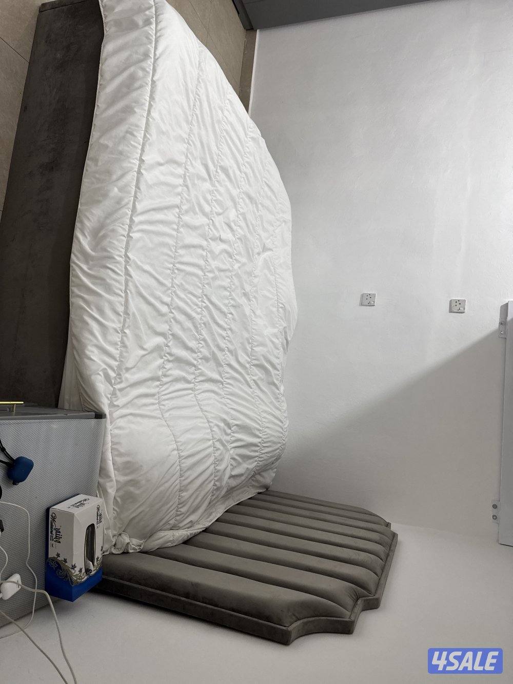 غرفه نوم نظيفه جداً للبيع سبب البيع السفر9