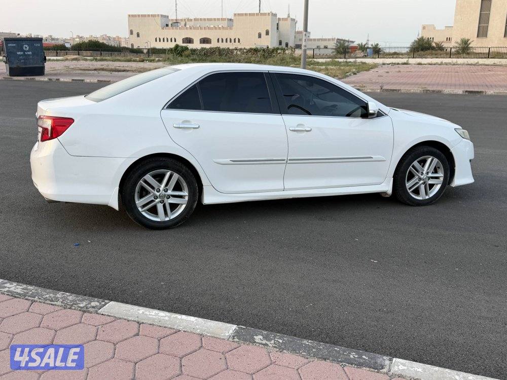 كامري 2013 GLX ابيض3