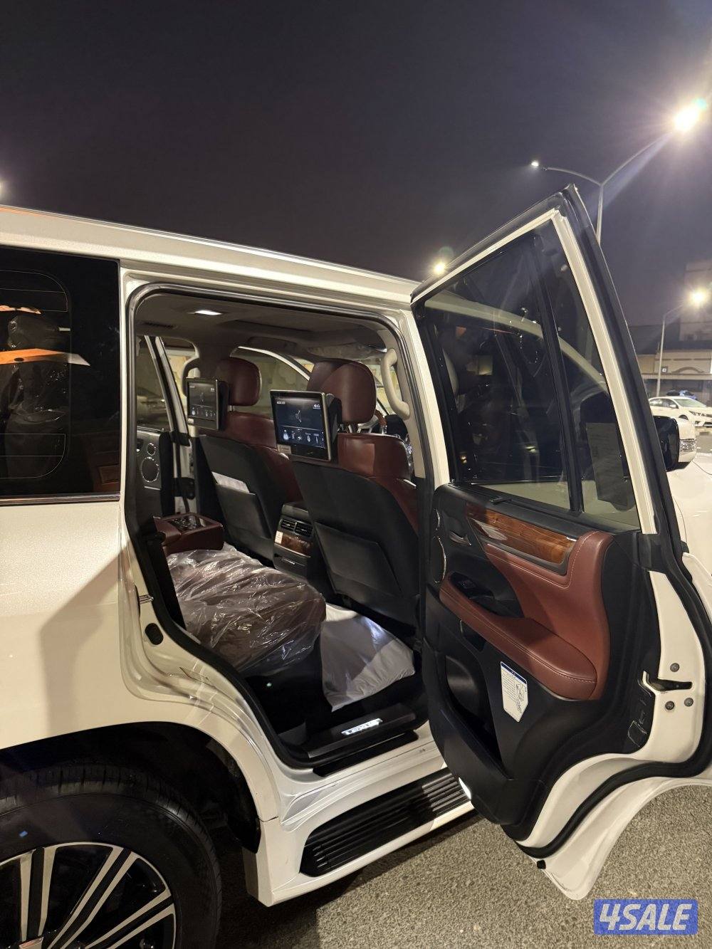 جيب لكززس 2018 ماشي 308 سيرفس منتظم بالوكالة والصامل يبشر بالخير7