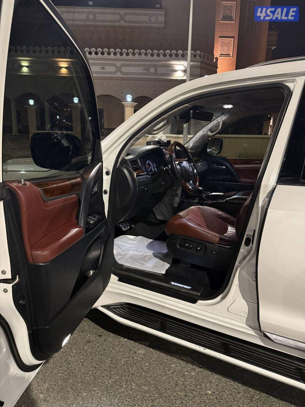 جيب لكززس 2018 ماشي 308 سيرفس منتظم بالوكالة والصامل يبشر بالخير9