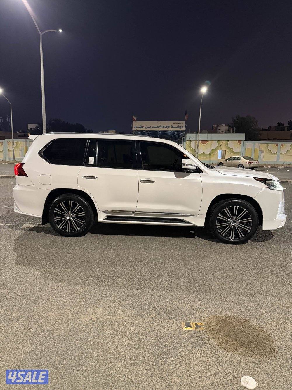 جيب لكززس 2018 ماشي 308 سيرفس منتظم بالوكالة والصامل يبشر بالخير11