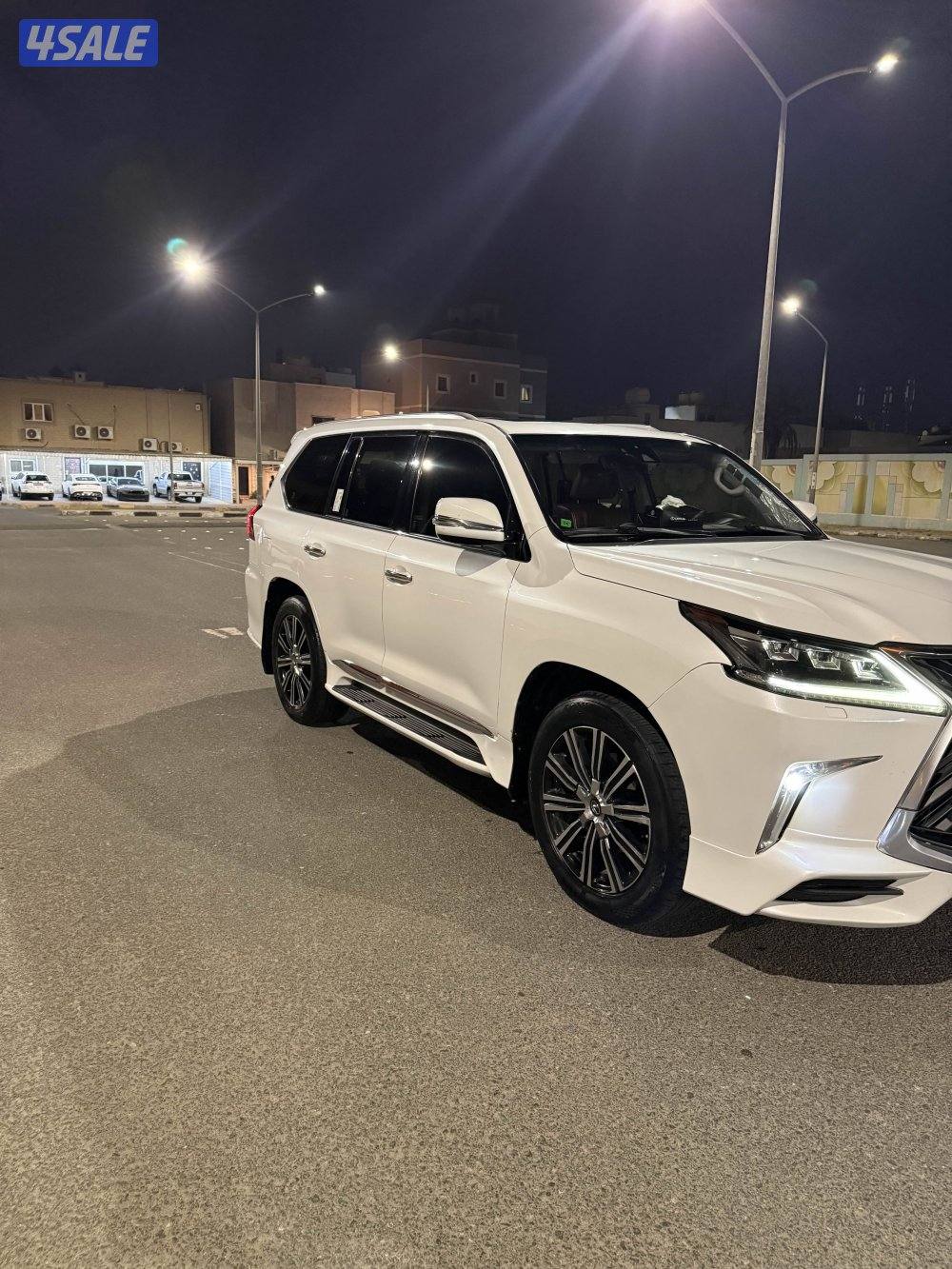 جيب لكززس 2018 ماشي 308 سيرفس منتظم بالوكالة والصامل يبشر بالخير12