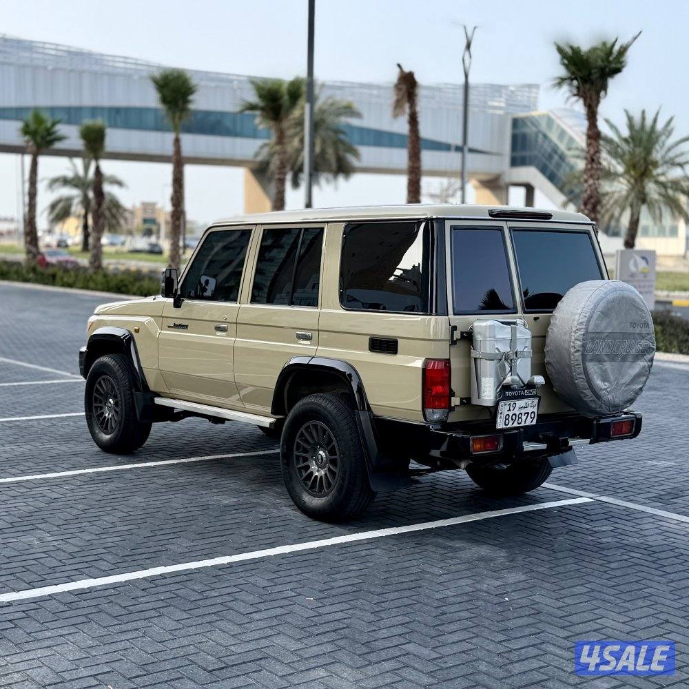  تويوتا لاندكروزر موديل 2021 (نص) وارد الساير صبغ الوكاله4
